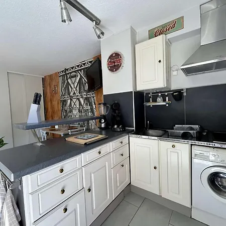 Appartement Au Calme Avec Terrasse Et Parking - Cap D'agde - Fr-1-249-438 *