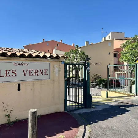 Au Calme Avec Terrasse Et Parking - Cap D'agde - Fr-1-249-438 Appartement